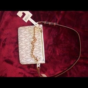 NEW WITH TAG!! Micheal Kors Wristlet